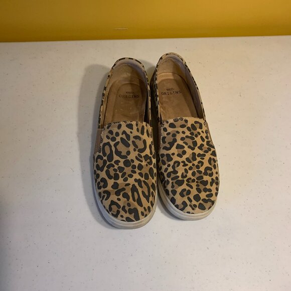 Earth Origins Shoes - Earth Origins Leopard slip-ons, size 9M